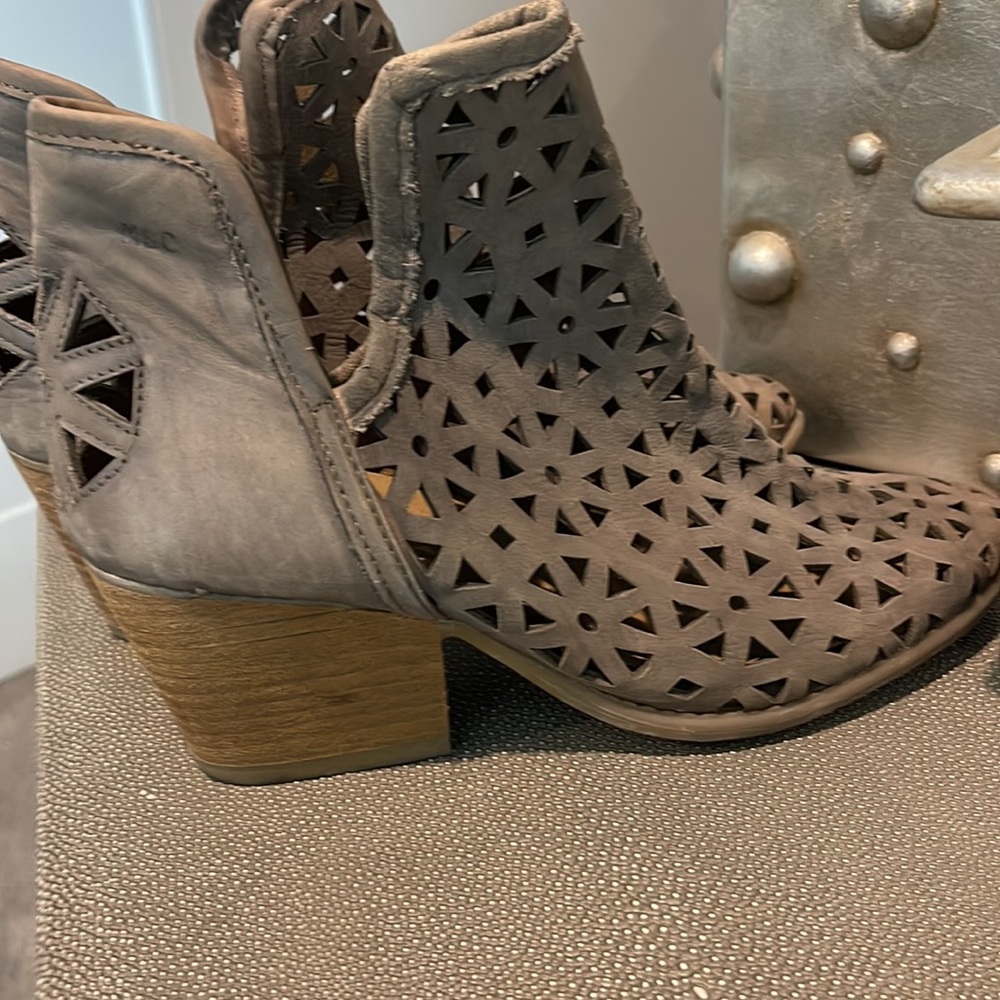 Laser cut distressed booties - Picture 8 of 8